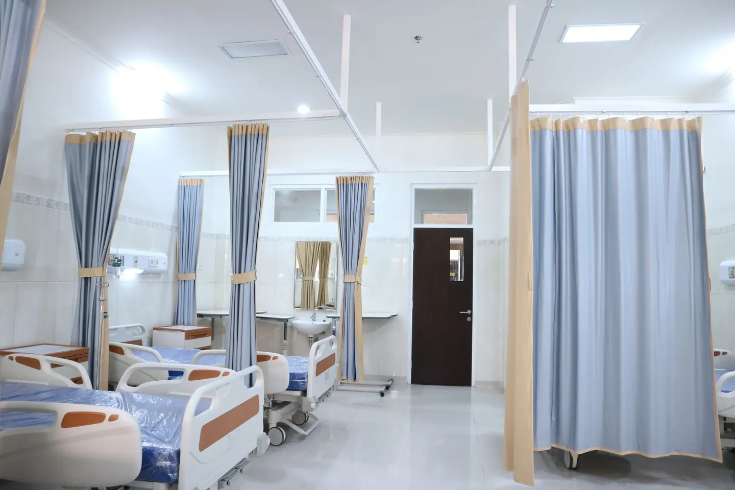 Ruang rawat rumah sakit di Surabaya